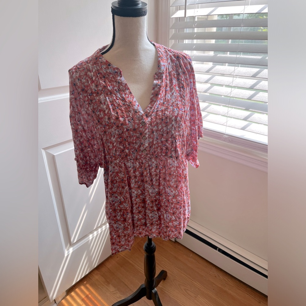 Short sleeve top by Know Rose